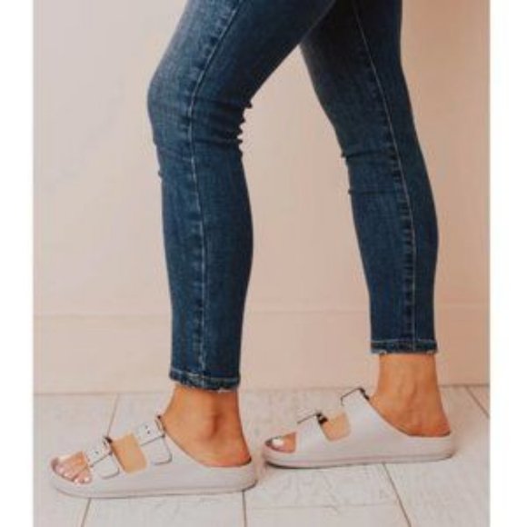 !!NEW!! Lightweight Double Buckle Sandals – Taupe Grey - Picture 2 of 9